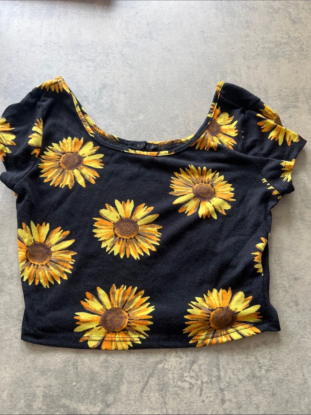 mine Black Sunflower Print Crop Top